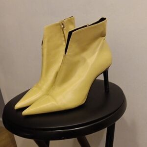 ZARA Leather V Slit Ankle Boot